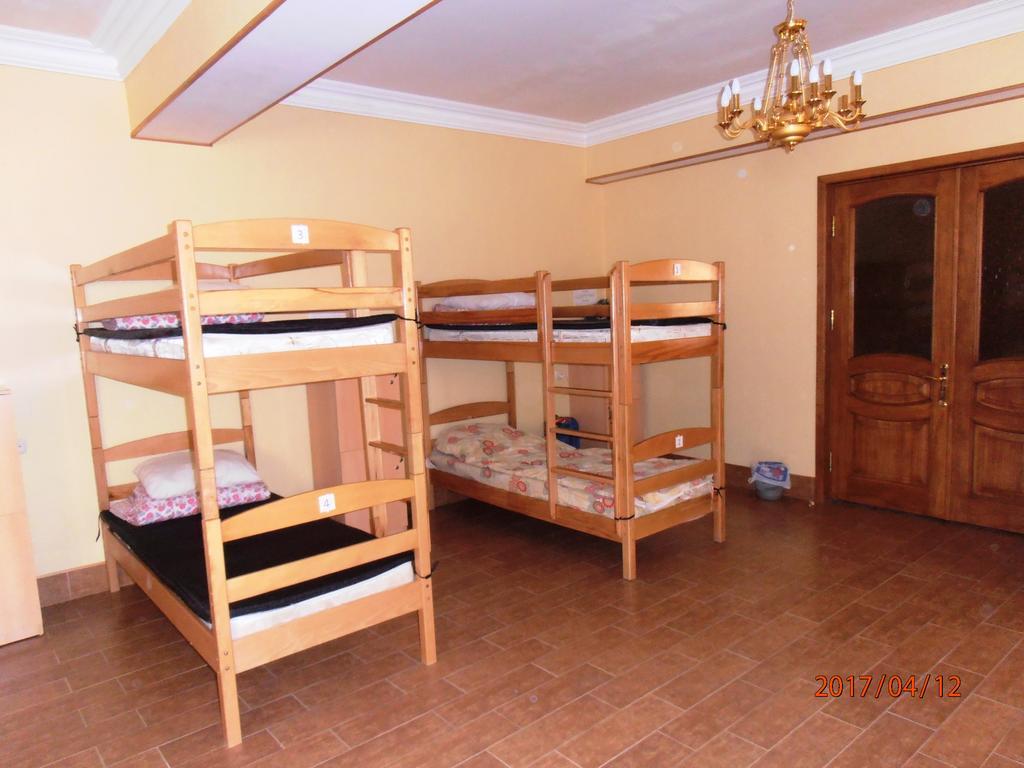 Rafael Hostel Jerevan Eksteriør bilde