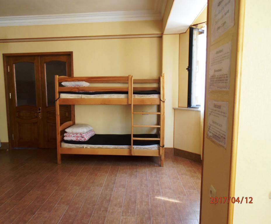 Rafael Hostel Jerevan Eksteriør bilde