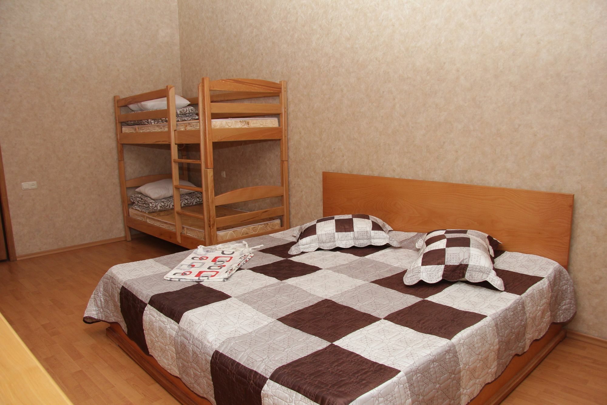 Rafael Hostel Jerevan Eksteriør bilde