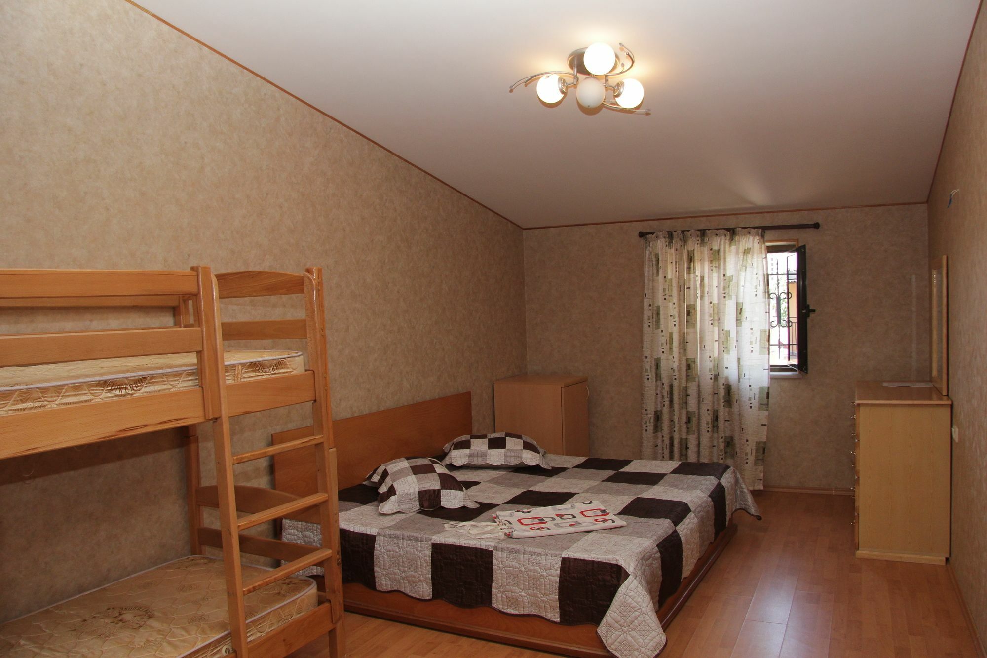 Rafael Hostel Jerevan Eksteriør bilde